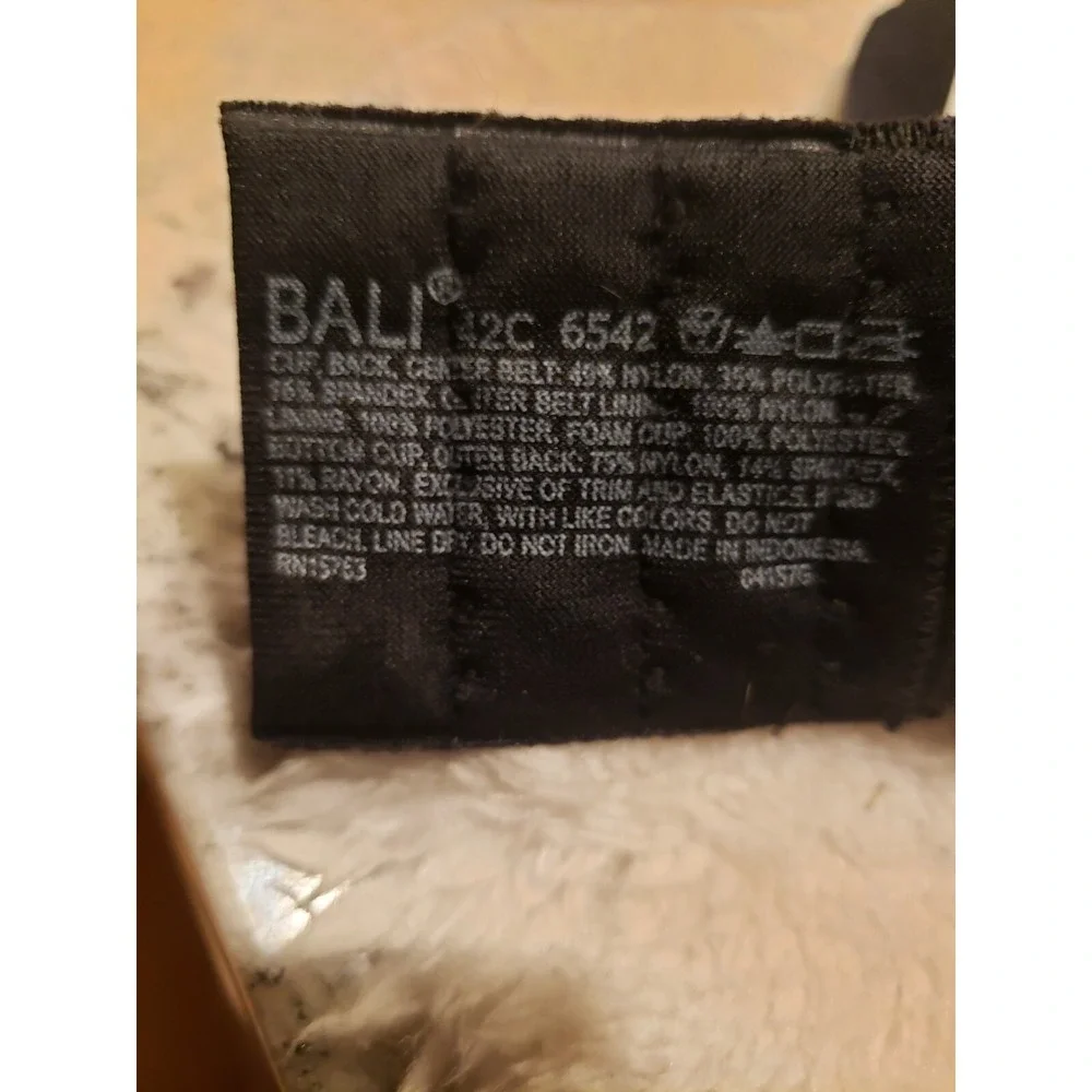 Sz 42 C Bali Women Desire Lace Foam Underwire T-Shirt Bra Style 6542 Black &Gray